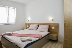 Charming Vrsi Croatia Apartment with Pool and Mountain Views