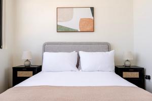 Blueground MacArthur Park pool nr Wilshire Blvd LAX-1352