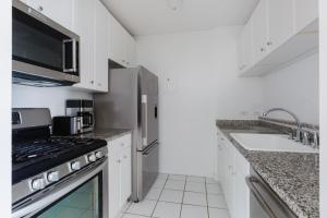 Blueground Battery Park City rooftop nr Hudson River NYC-291