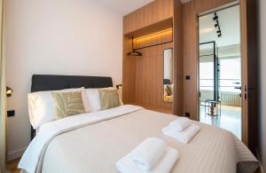 The Minted Wood - Stylish 2-Bedroom Apartment with Parking