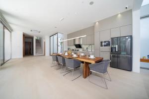 The Trinity new modern 5BR villa with 20M Pool