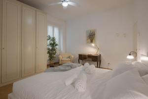 Ponte Vecchio Central Vintage Apartment