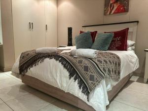 Elegant Family Retreat with Ocean Views