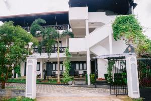 Rajawewa Resort - Hotel in Ampara