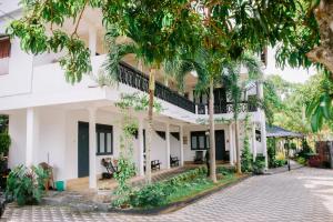 Rajawewa Resort - Hotel in Ampara