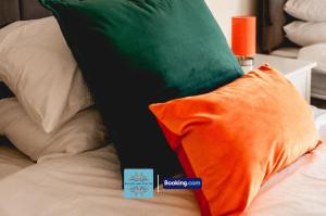 3 Bedroom House By Escape & Estates Short Lets & Serviced Accommodation Birmingham With Patio & Garden