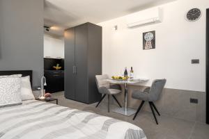 Studio Garbin by Briskva