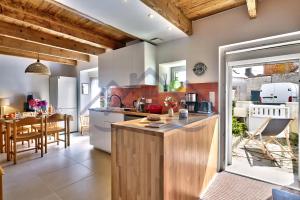 LocaLise - M6B - Ty pompon, - Maison de vacances dans le centre du Guilvinec - extérieur clos - wifi inclus - animaux bienvenus - à deux pas des plages et du port du Guilvinec