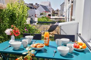 Maisons de vacances LocaLise - M6B - Ty pompon, - Maison de vacances dans le centre du Guilvinec - exterieur clos - wifi inclus - animaux bienvenus - a deux pas des plages et du port du Guilvinec : photos des chambres