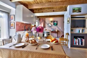 LocaLise - M6B - Ty pompon, - Maison de vacances dans le centre du Guilvinec - extérieur clos - wifi inclus - animaux bienvenus - à deux pas des plages et du port du Guilvinec