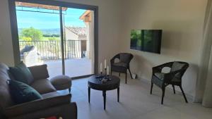 Maisons de vacances Villa Un Dimanche en Provence, avec piscine privee & vue : photos des chambres