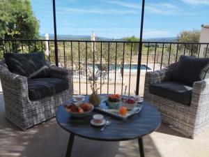 Maisons de vacances Villa Un Dimanche en Provence, avec piscine privee & vue : photos des chambres