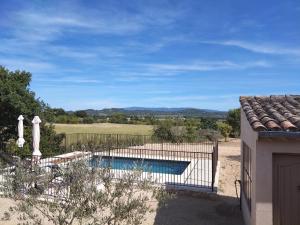 Maisons de vacances Villa Un Dimanche en Provence, avec piscine privee & vue : photos des chambres