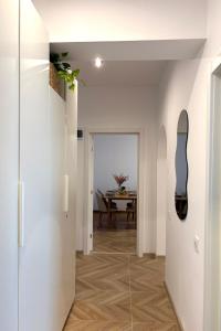 Exigent Chic Apartments