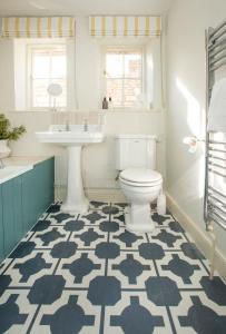 Town-centre apartments - Dyer Street