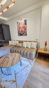 Luxury Getaway - Pool View