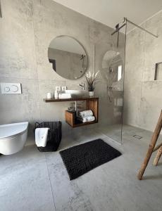 Stylish Unit in Komarna - Idyllic Retreat