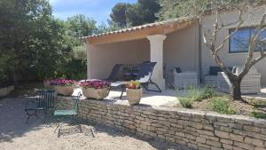 Maisons de vacances Comme un Dimanche, piscine privee avec jardin : photos des chambres