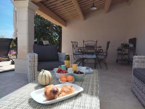 Maisons de vacances Comme un Dimanche, piscine privee avec jardin : photos des chambres