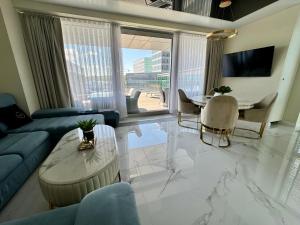 Apartament Faltom 26 Yacht Park z tarasem