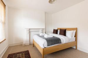 Amazing 3-Floor 2BR Flat 8min Lewisham Stn