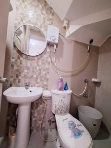 A1 1 Bedroom 2 Queen Size Beds Apartment Transient House near USEP Obrero Abreeza Mall