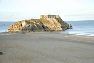 High House Sleeping 10