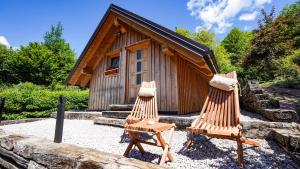 Glamping Avantura-Cozy Cabin for Two with Private Jacuzzi Kolpa Valley