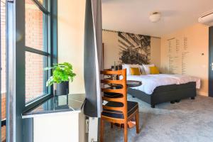 City Center Stay Fast Wi-Fi, Designer Bathroom