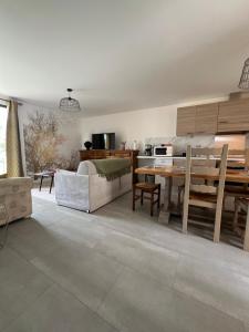 Maisons de vacances Mon Reve : Maison 2 Chambres