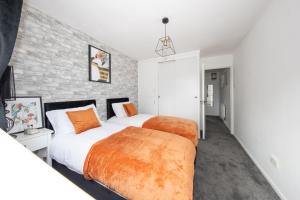 Executive One Bedroom Maisonette - Garden Access & Free Parking - Prime Location