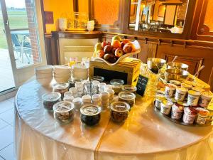 Hotels Logis Hotel Sully le Chateau : photos des chambres