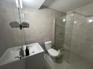 Iza-Szondi Homes