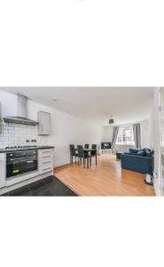 Spacious 3 bedroom - Crystal Palace