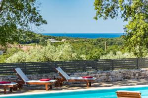 Villa Fuma up to 6 persons with private pool & sea view in Central Istria