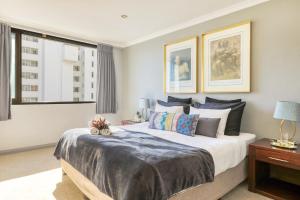 Backup-Powered Bantry Bay View 2 Bed Apartment
