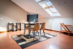 Piazza Michele Ferrero - sulla piazza centrale