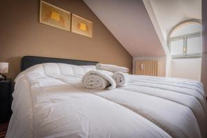 Piazza Michele Ferrero - sulla piazza centrale