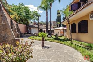 Huge Villa with Stunnig Pool