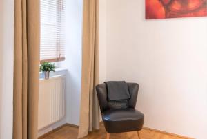 Little Americas Malibu Apartment