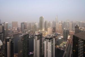 Sleek 2BR w Marina Skyline Views - Dubai Marina