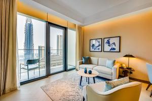 Luxury 2 BR Walk to Dubai Mall 5Star Amenities