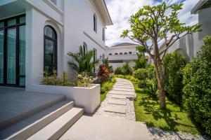 Fifth Element Pool Villas by NLA