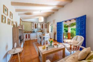 Villa Piedras Blancas by Villa Plus