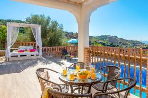 Villa Piedras Blancas by Villa Plus