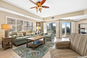 Oceanwalk 5-201 Spacious Corner Condo Near Beach & Pools