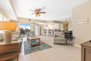 Oceanwalk 5-201 Spacious Corner Condo Near Beach & Pools