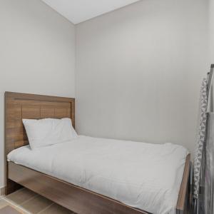 Luxury Canal View-2BR Maids Room in CF 2, Al Wasl