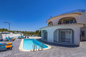 Villa Rocha by Villa Plus