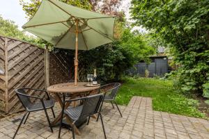 Stylish 3BR Forest Gate Home with Garden